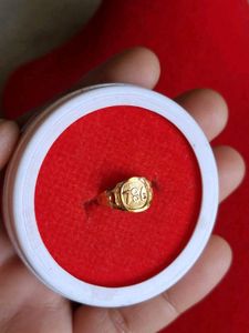 beautiful new born babies fingers ring gold