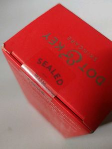 New Dot &amp; Key Tinted Sunscreen ( 01 Porcelain)