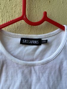 😍sassafras white tank top/ active wear