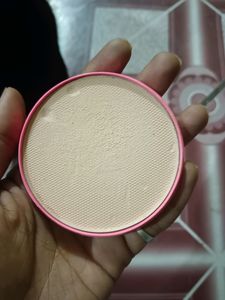 Huda Beauty Compact Powder