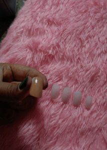 Customizable Nails - No Glue Included!