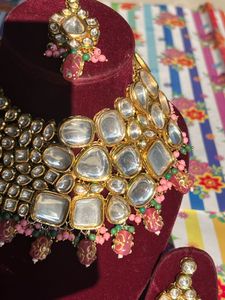 Elegant Kundan Jewelry Set