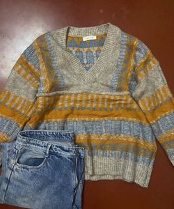Patterned V-Neck Sweater