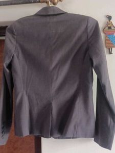 Elegant Grey Women's Blazer