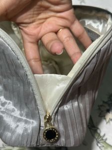 2 Og BVLGARI perfume Pouch