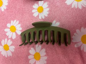 Green Hair Claw Clip