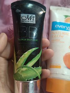 2 Pc  Menow Pro Foundation &amp;  Peel Off Mask