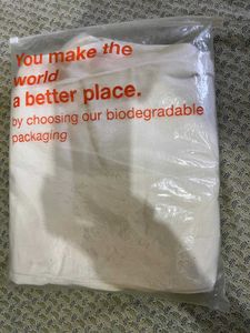 Urbanic Cream Solid Denim Jeans – Straight Fit (M)