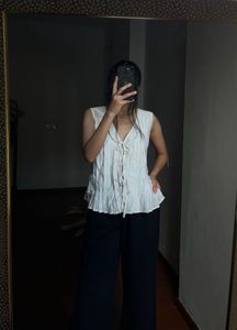 NEW LOOK White Pleated Tie Front Sleeveless Top