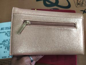 New Hand Clutch 2 In 1 From Much More