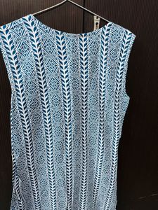 Patterned Sleeveless Kurta