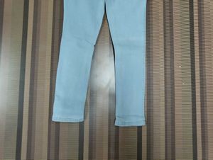 Y-46 Size 28 Slim Fit Women Denim Jeans