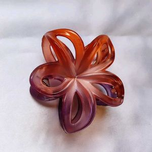 Dual flower claws