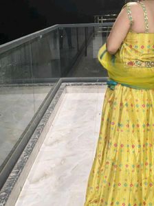 💛 Yellow Gown With Duppata 💛
