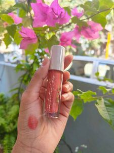 Insight Highlighting Lip Gloss