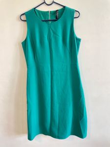 Green Sleeveless Dress