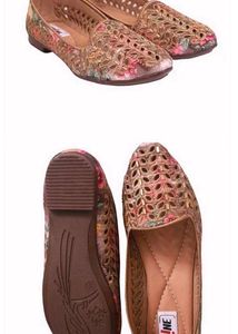 combo of 3 (flats) in good condition 🌺