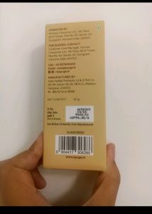 Sunscreen With Saffron And Lotus Extracts
