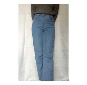women straight fit jeans