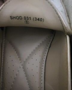 White Ethnic Mojari Shoes