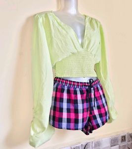 Size M🎁Buy 2 Get 1 Free 🎁 Trendy Green Crop Top
