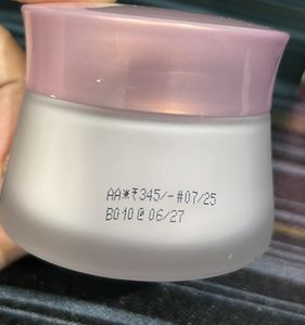 Pond&#39;s Bright Beauty Cream