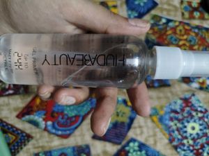 Huda Beauty Primer Gel