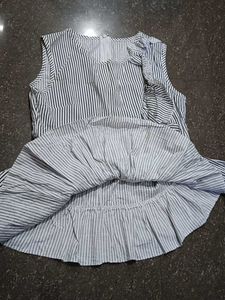 Black And White Strips Sleeveless Top For Women