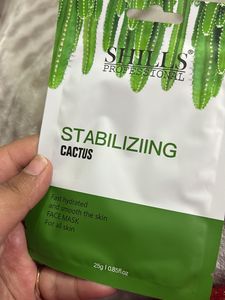 Shills Professional Face Mask On Offer