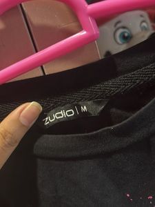 Black Graphic Crop Tee