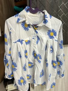 Daisy Print Blouse - Size Medium