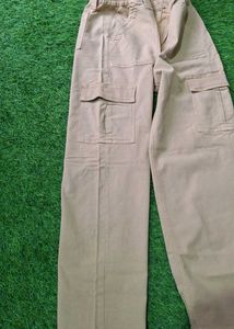 American Eagle women cargo