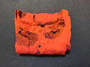 🌸 Elegant Printed Long Kurti