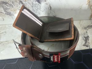 Levi&#39;s Leather Belt &amp; Wallet Set
