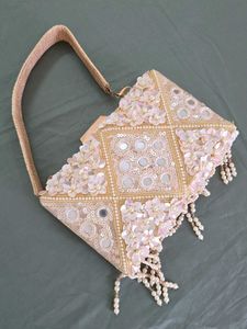LAVIE LUXE Flower Embroidered Clutch
