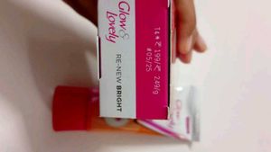 Glow &amp; Lovely Re-New Bright Cream