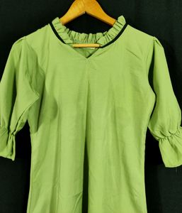 Light Green Top (Woman)