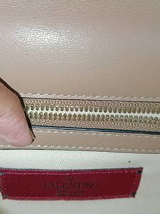 VALENTINO GARAVANI Elegant Shoulder Bag