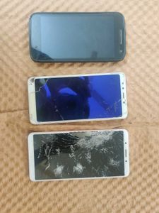 3 Broken Smartphones - For Parts
