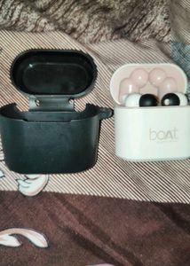 Boat Airdopes 402 With Silicon Sefty Cover