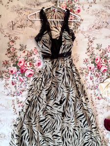 BEAUTIFUL VINTAGE DRESS 🖤(imported from us)