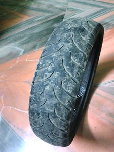 FZ V2 ORIGINAL TYRE