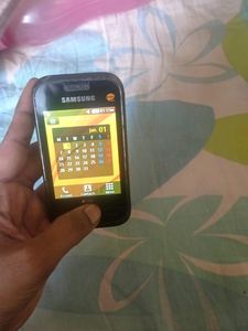 Samsung Chat On Phone With Charger