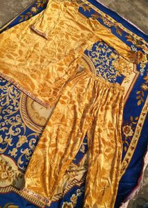 Gold Floral Velvet Salwar Kameez