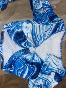 stylish crop cool blue swirl pattern top