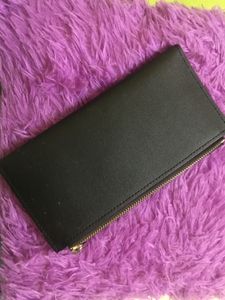 Women’s black wallet