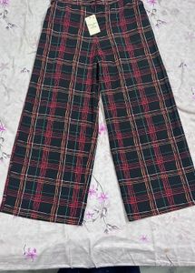 Floral Print Blouse &amp; Plaid Pants