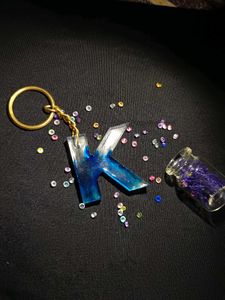 Resin &#39;V&#39;, &#39;P&#39;, &#39;O&#39;, &#39;K, Initial Keychain