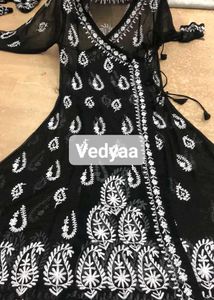Elegant Black Embroidered Kurta