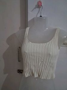OFF WHITE CROP TOP